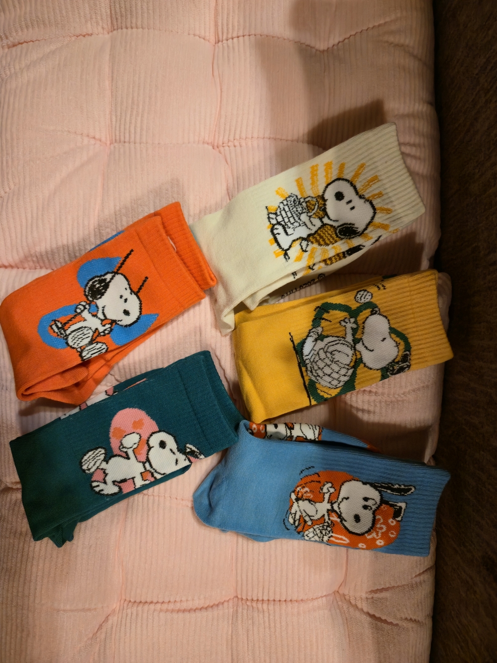 Snoopy Sports Edition Vibrant Mid-Calf Crew Socks Set (5 Pairs) NWT Medium 8-10 - Picture 2 of 4
